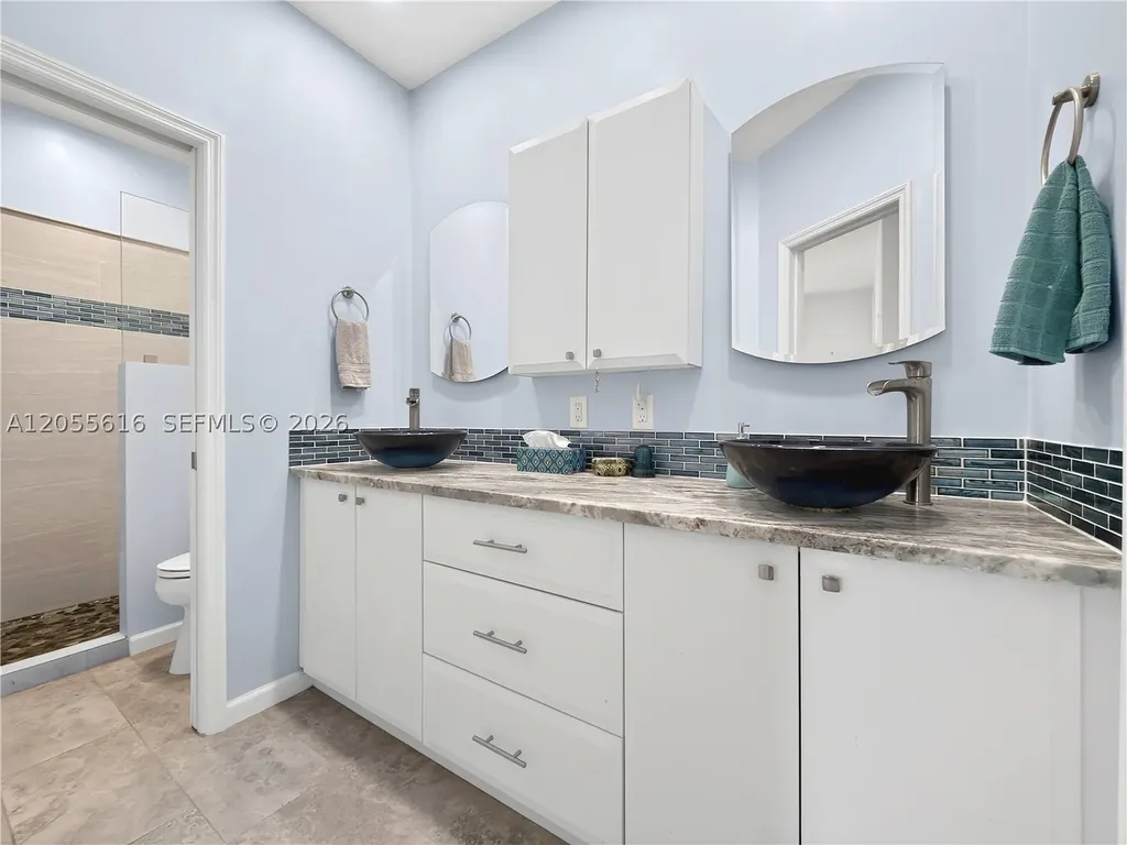 840 NE 14th Place Fort Lauderdale FL 33304