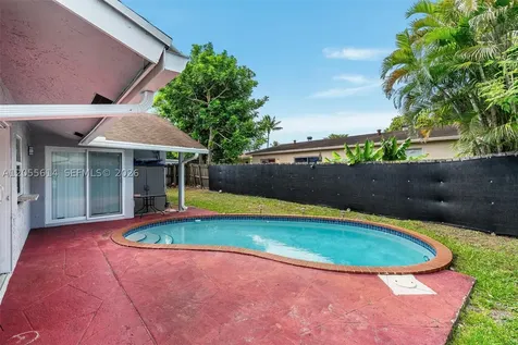 8250 SW 3rd Place North Lauderdale FL 33068