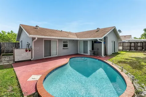 8250 SW 3rd Place North Lauderdale FL 33068