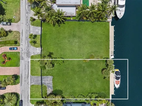 460 Holiday Drive Hallandale Beach FL 33009