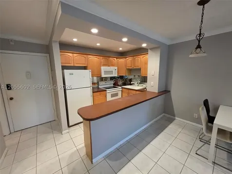 1520 Mckinley Street Hollywood FL 33020