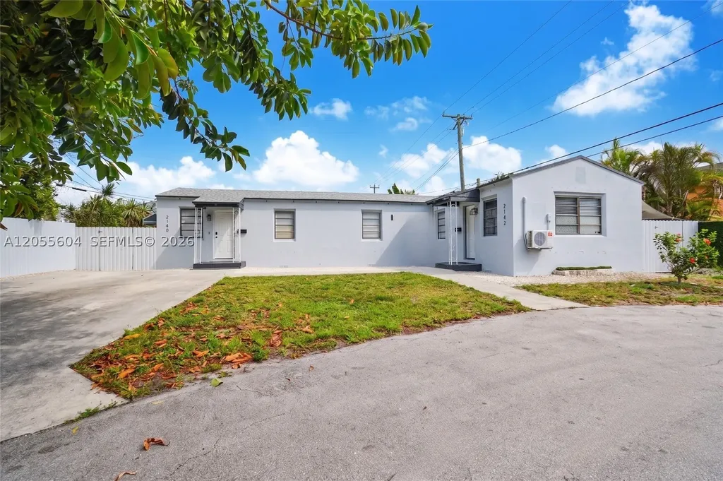 2140 Monroe Terrace Hollywood FL 33020