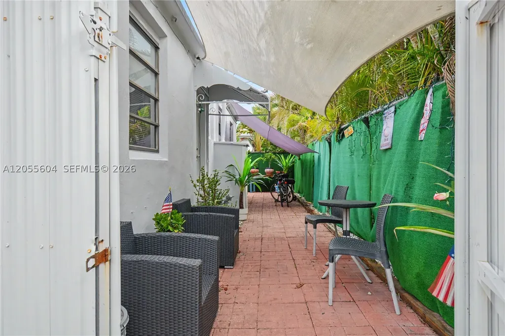 2140 Monroe Terrace Hollywood FL 33020