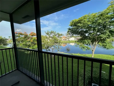 15710 E Waterside Circle Sunrise FL 33326