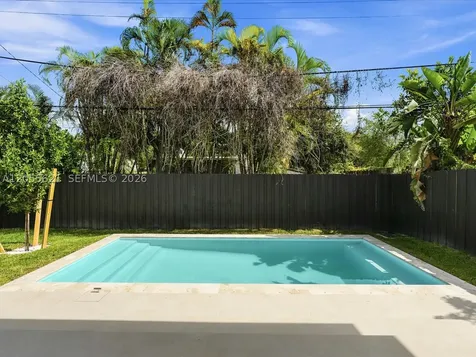1621 SW 11th Terrace Miami FL 33135
