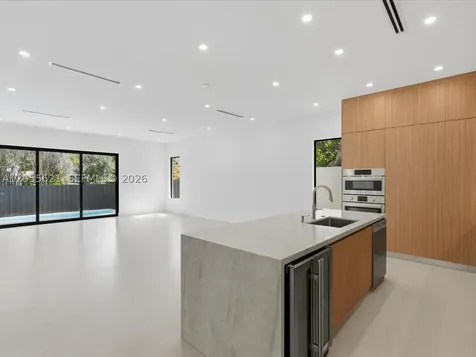 1621 SW 11th Terrace Miami FL 33135