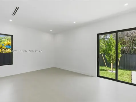 1621 SW 11th Terrace Miami FL 33135