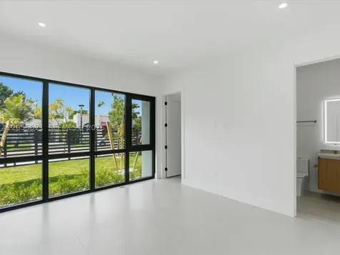 1621 SW 11th Terrace Miami FL 33135