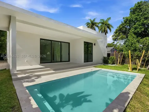 1621 SW 11th Terrace Miami FL 33135
