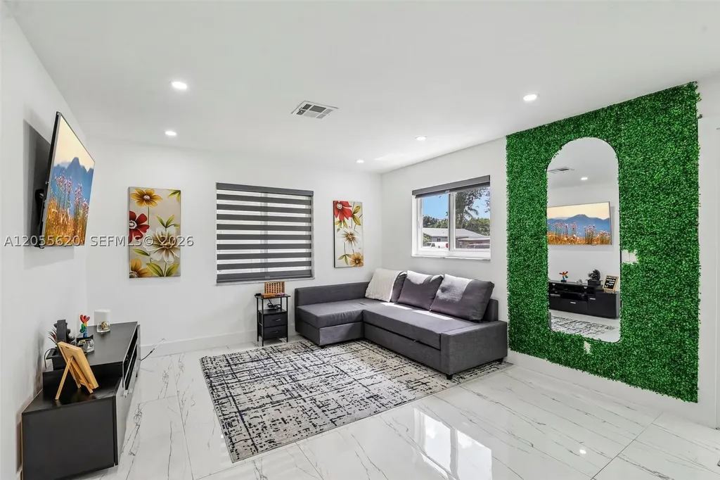 316 N 61st Avenue Hollywood FL 33024