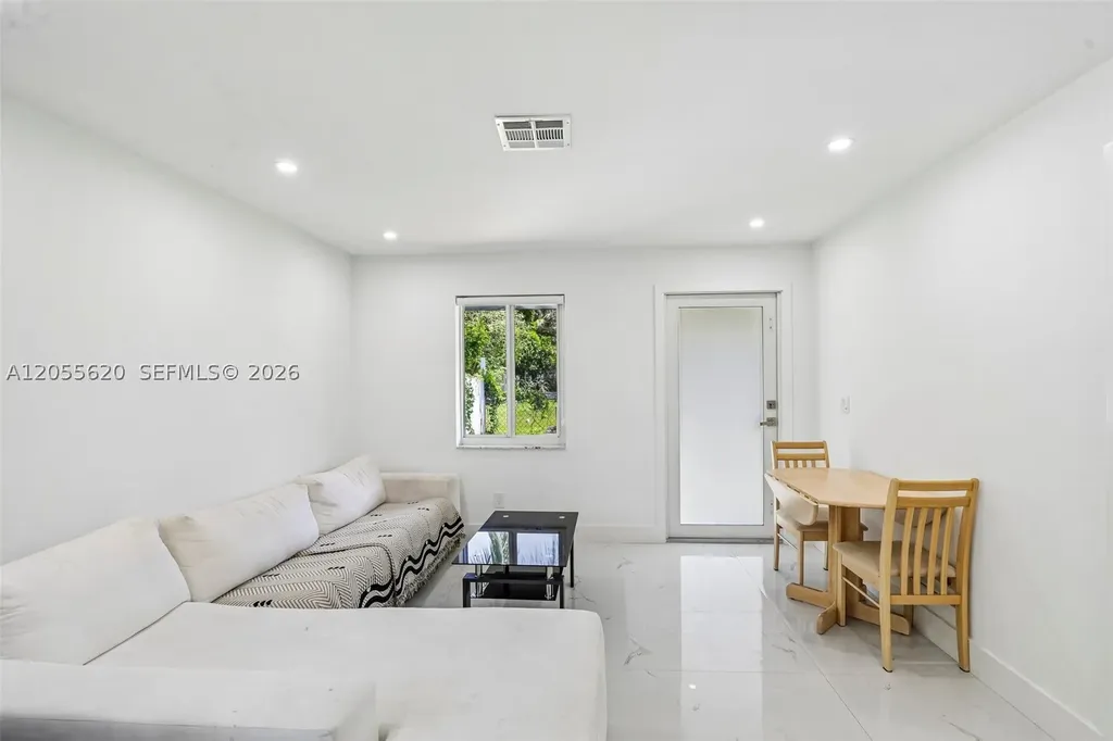 316 N 61st Avenue Hollywood FL 33024