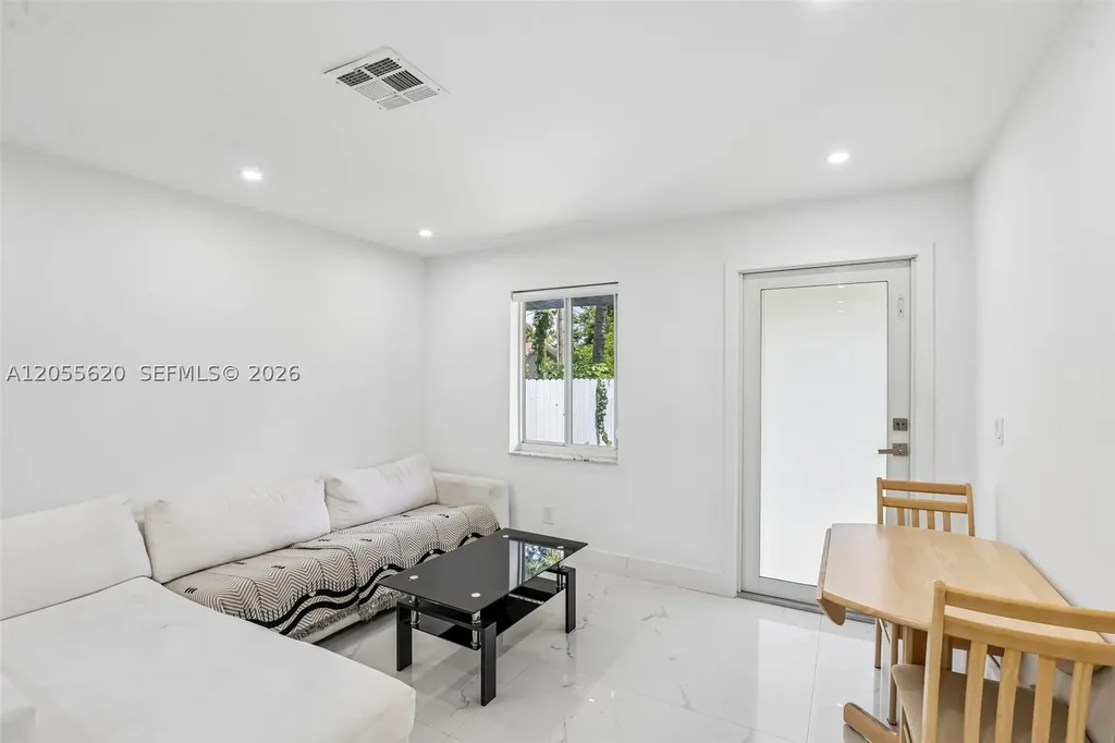 316 N 61st Avenue Hollywood FL 33024