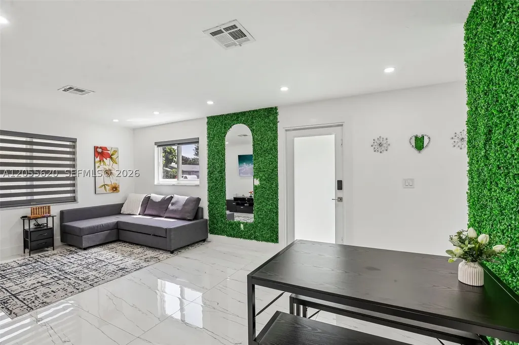 316 N 61st Avenue Hollywood FL 33024