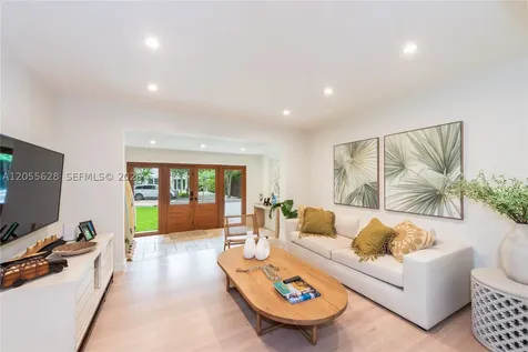 4155 Pamona Avenue Miami FL 33133