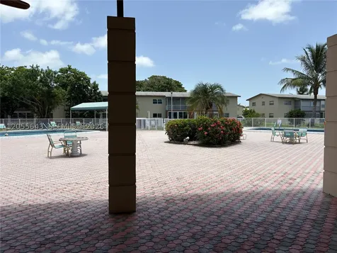 7305 NW 4th Place Margate FL 33063