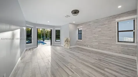 5831 NW 81st Terrace Parkland FL 33067