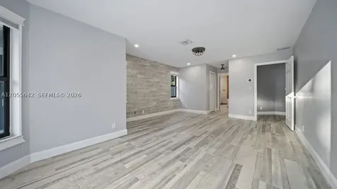 5831 NW 81st Terrace Parkland FL 33067
