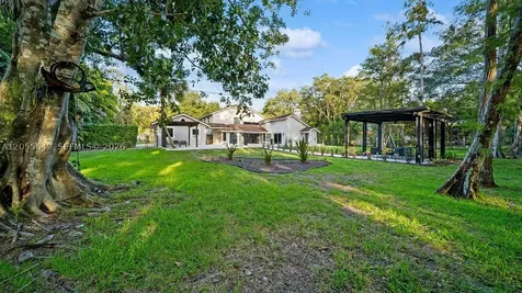 5831 NW 81st Terrace Parkland FL 33067