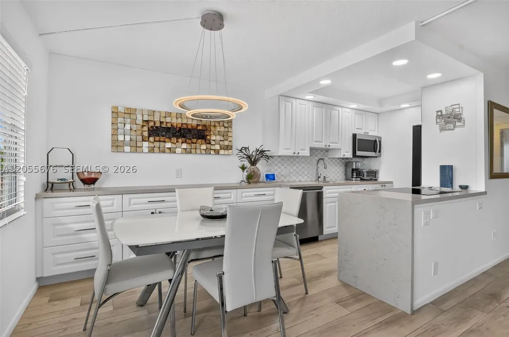 3052 Guildford C Boca Raton FL 33434