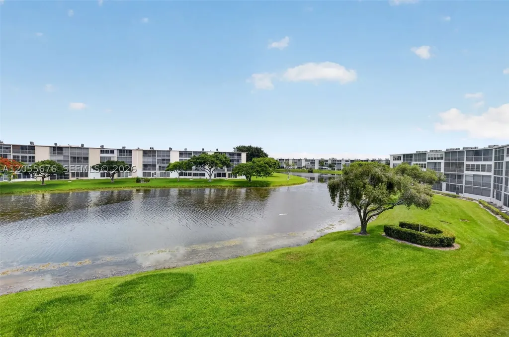 3052 Guildford C Boca Raton FL 33434