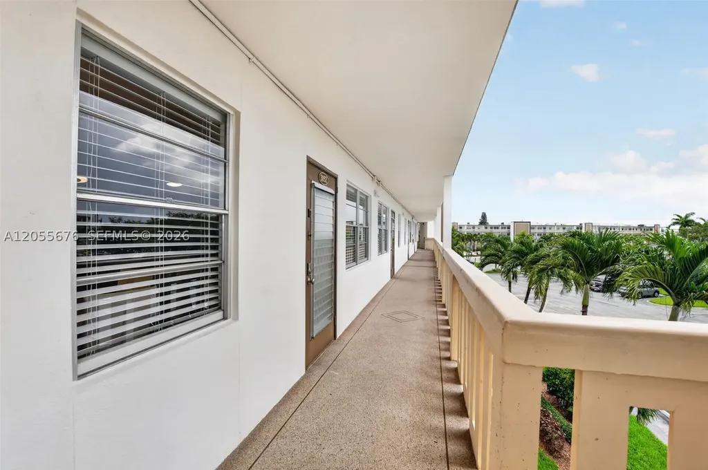 3052 Guildford C Boca Raton FL 33434