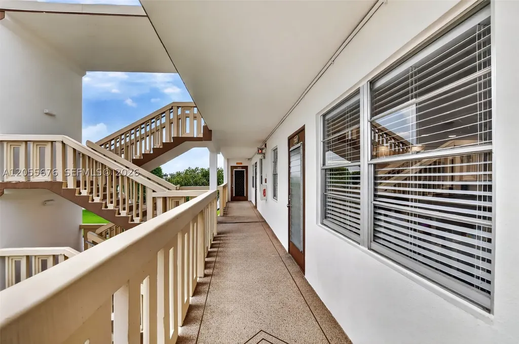 3052 Guildford C Boca Raton FL 33434