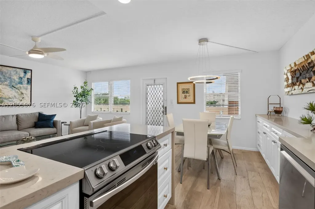 3052 Guildford C Boca Raton FL 33434