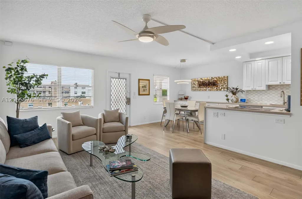 3052 Guildford C Boca Raton FL 33434