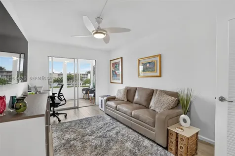 3052 Guildford C Boca Raton FL 33434