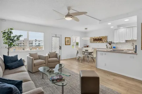 3052 Guildford C Boca Raton FL 33434