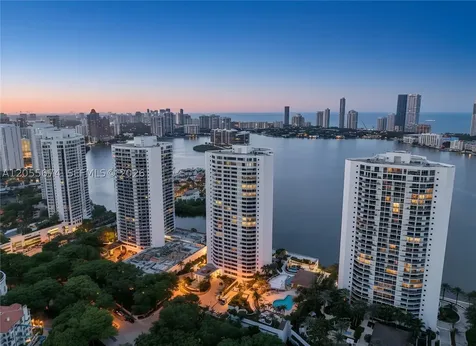 3000 Island Boulevard Aventura FL 33160