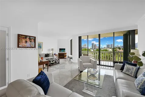 3000 Island Boulevard Aventura FL 33160