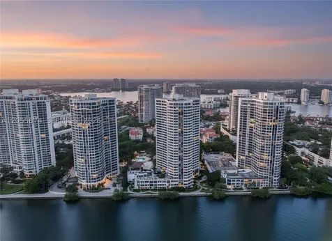 3000 Island Boulevard Aventura FL 33160