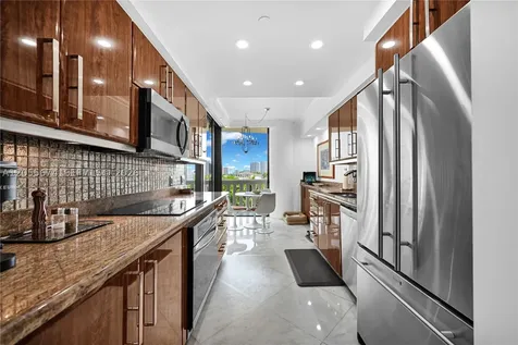 3000 Island Boulevard Aventura FL 33160