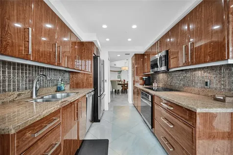 3000 Island Boulevard Aventura FL 33160