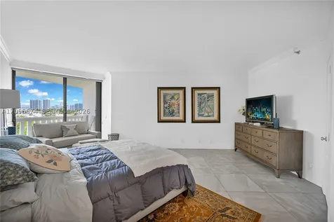 3000 Island Boulevard Aventura FL 33160