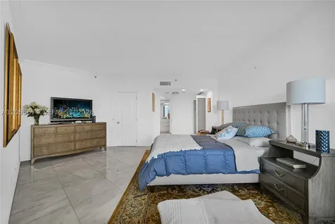 3000 Island Boulevard Aventura FL 33160