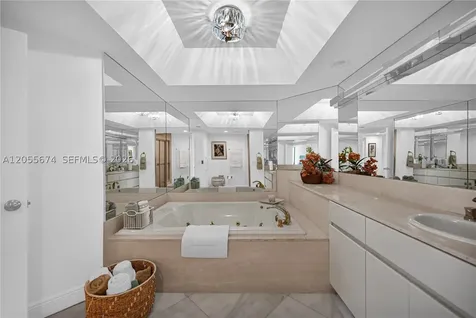 3000 Island Boulevard Aventura FL 33160