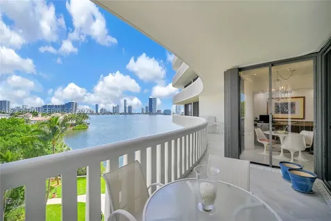 3000 Island Boulevard Aventura FL 33160