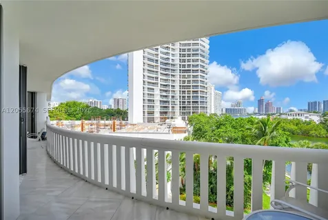 3000 Island Boulevard Aventura FL 33160