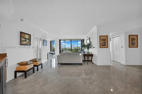 3000 Island Boulevard Aventura FL 33160