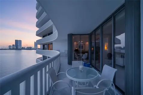 3000 Island Boulevard Aventura FL 33160