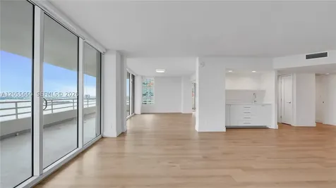 555 NE 34th Street Miami FL 33137