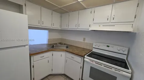 4550 NW 9th Street Miami FL 33126