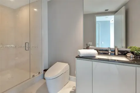 18555 Collins Avenue Sunny Isles Beach FL 33160
