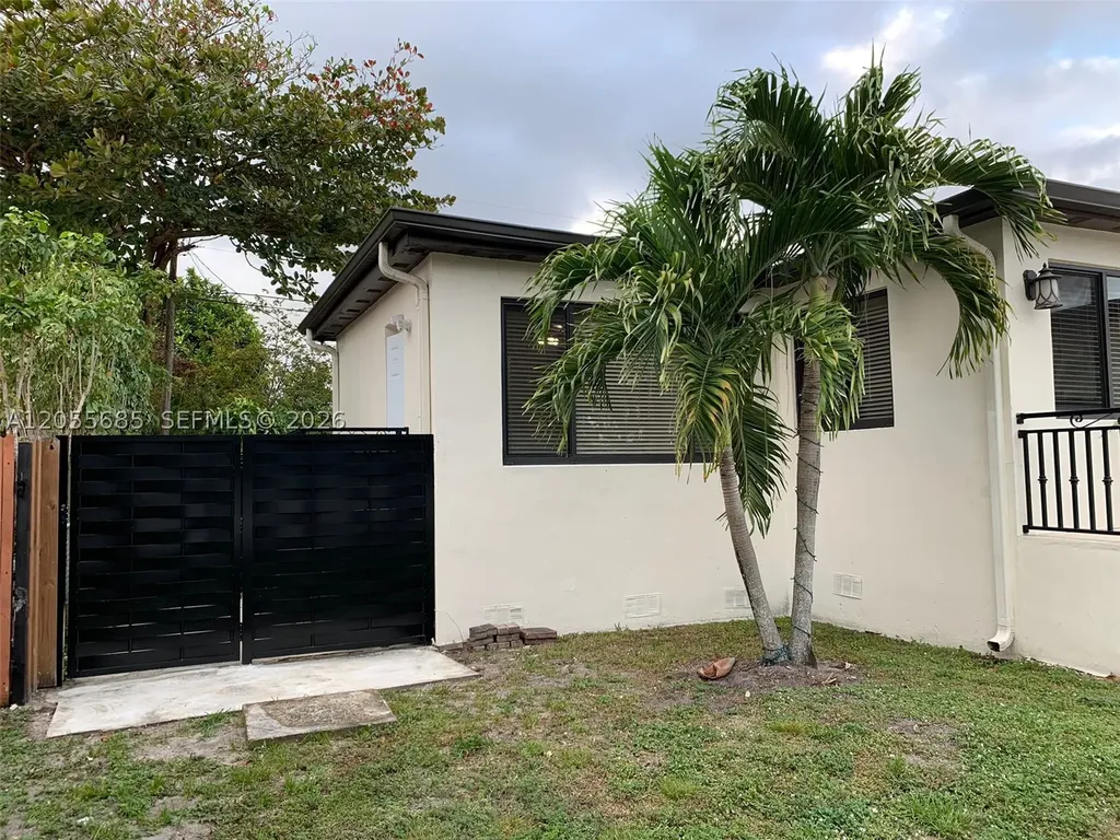 7935 SW 17th Terrace Miami FL 33155