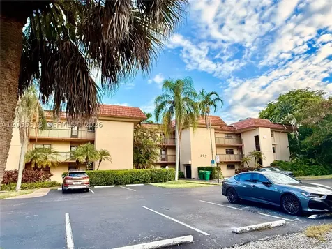 200 Jacaranda Country Club Drive Plantation FL 33324
