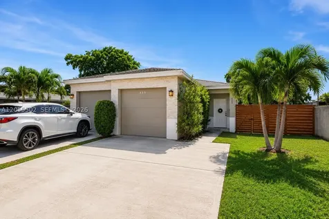 935 NW 2nd Avenue Fort Lauderdale FL 33311