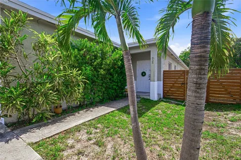 935 NW 2nd Avenue Fort Lauderdale FL 33311