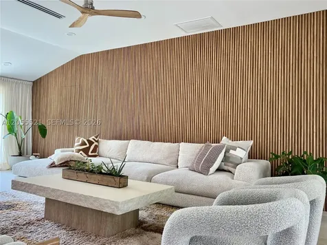 4515 Alton Road Miami Beach FL 33140